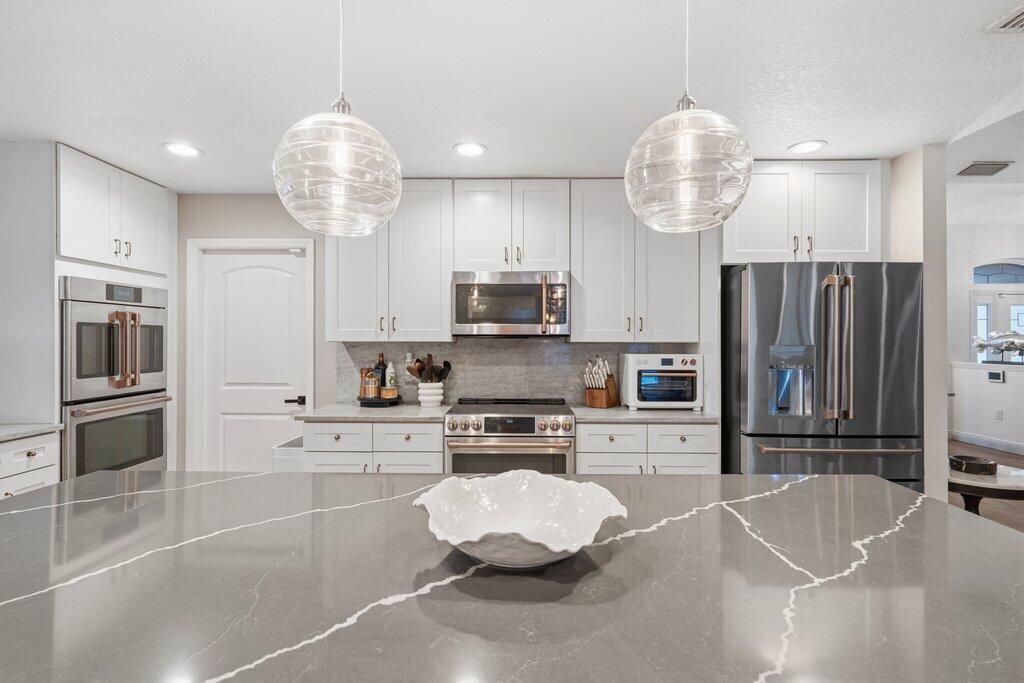 5867 NW Leah Drive, Port Saint Lucie, FL 34986 Photo