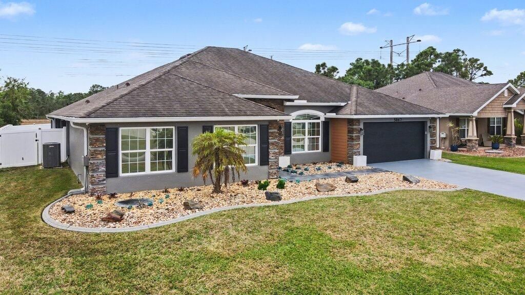 5867 NW Leah Drive, Port Saint Lucie, FL 34986 Photo