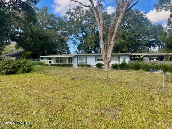 8261 BRACKRIDGE Boulevard, Jacksonville, FL 32216