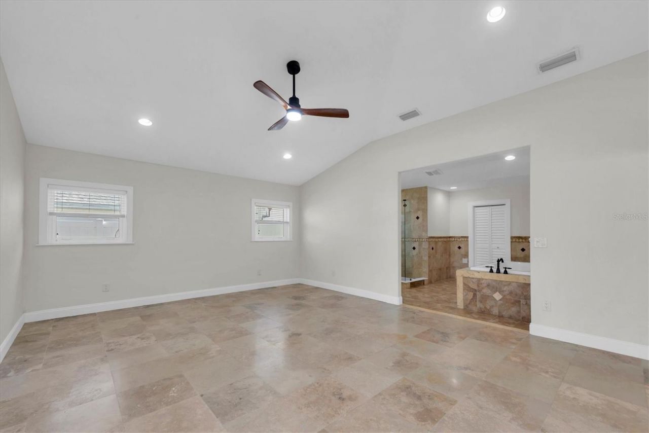 9453 Treasure Lane Ne, Saint Petersburg, FL 33702 Photo