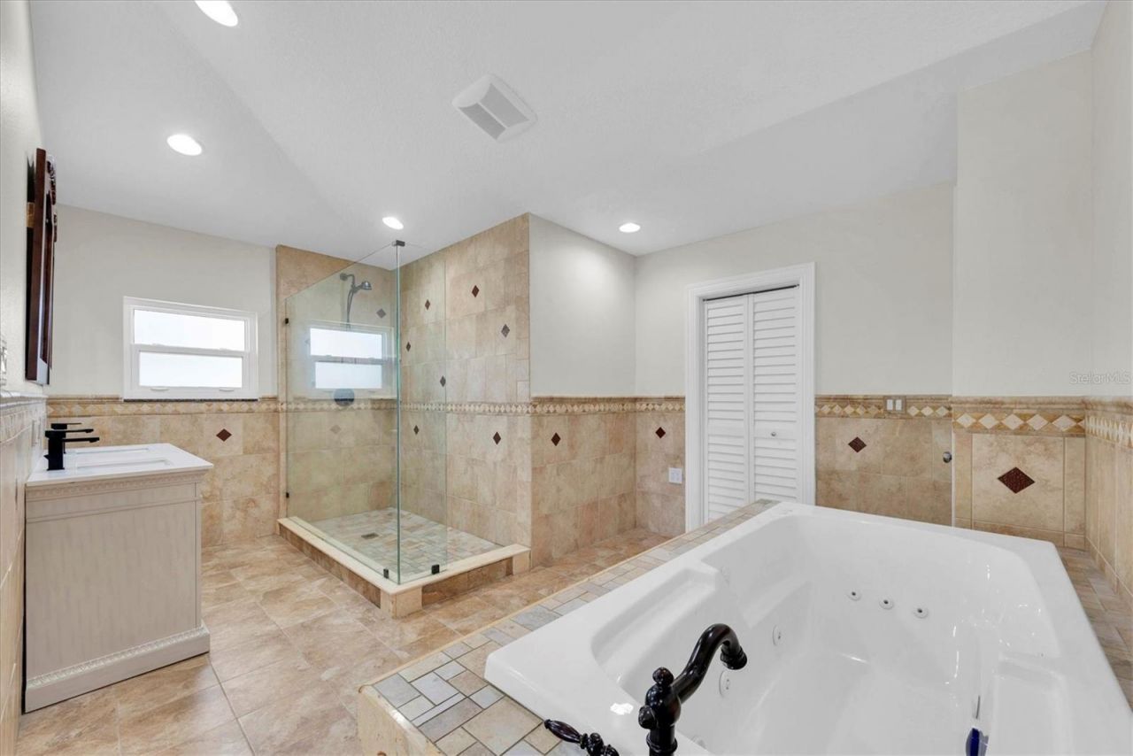 9453 Treasure Lane Ne, Saint Petersburg, FL 33702 Photo