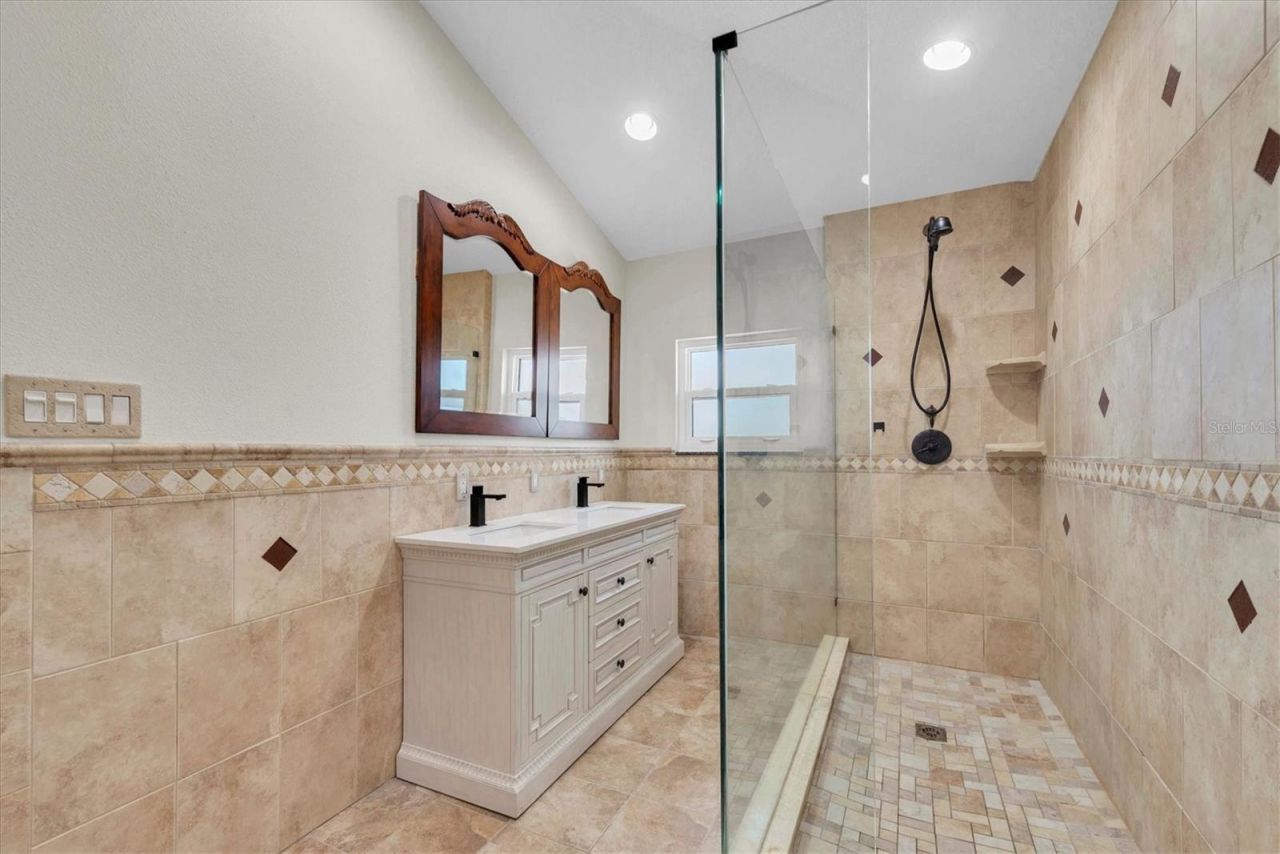 9453 Treasure Lane Ne, Saint Petersburg, FL 33702 Photo