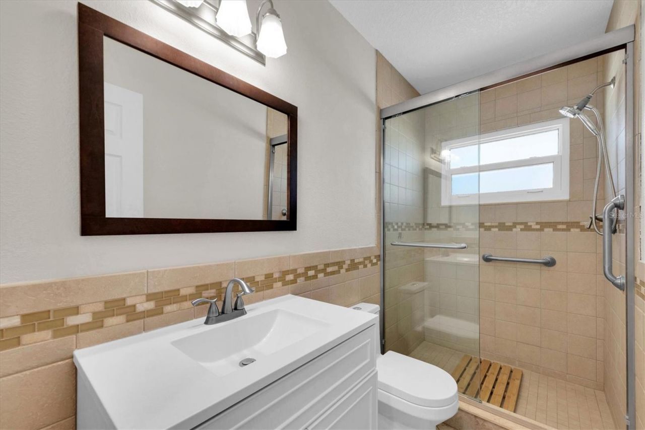 9453 Treasure Lane Ne, Saint Petersburg, FL 33702 Photo