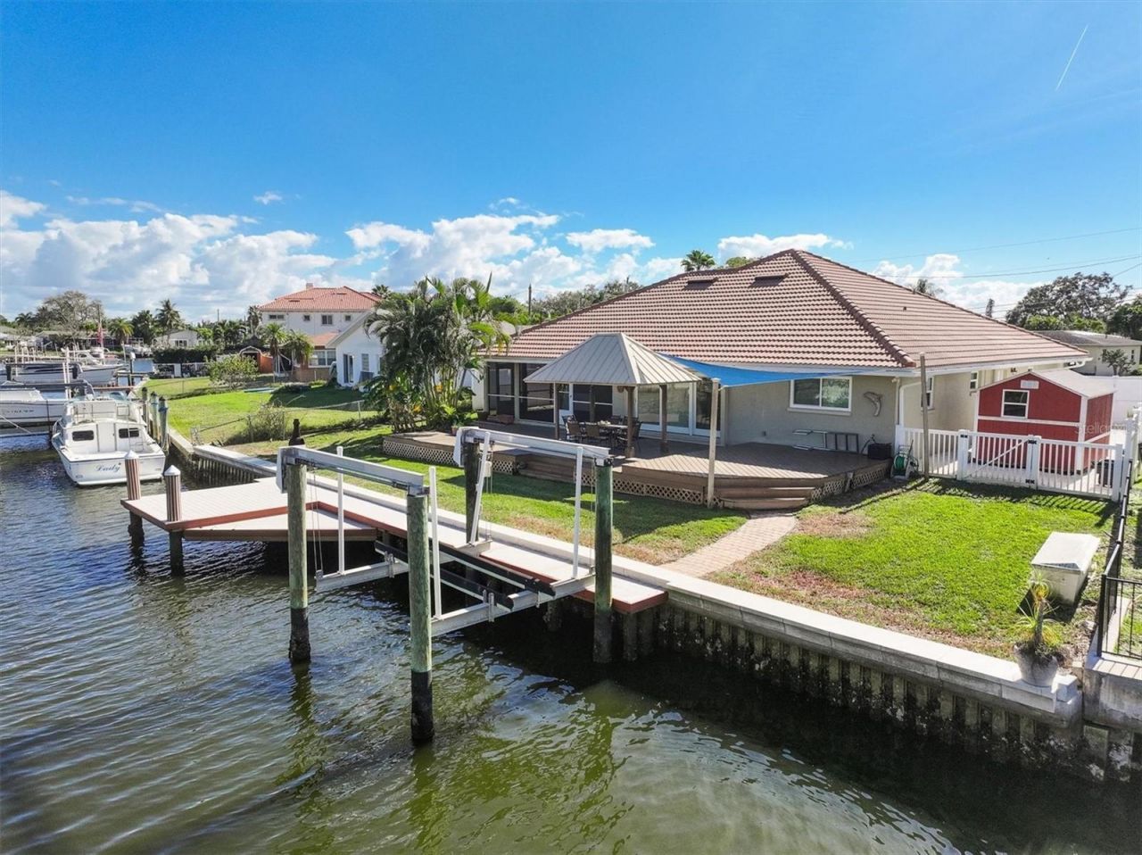 9453 Treasure Lane Ne, Saint Petersburg, FL 33702 Photo