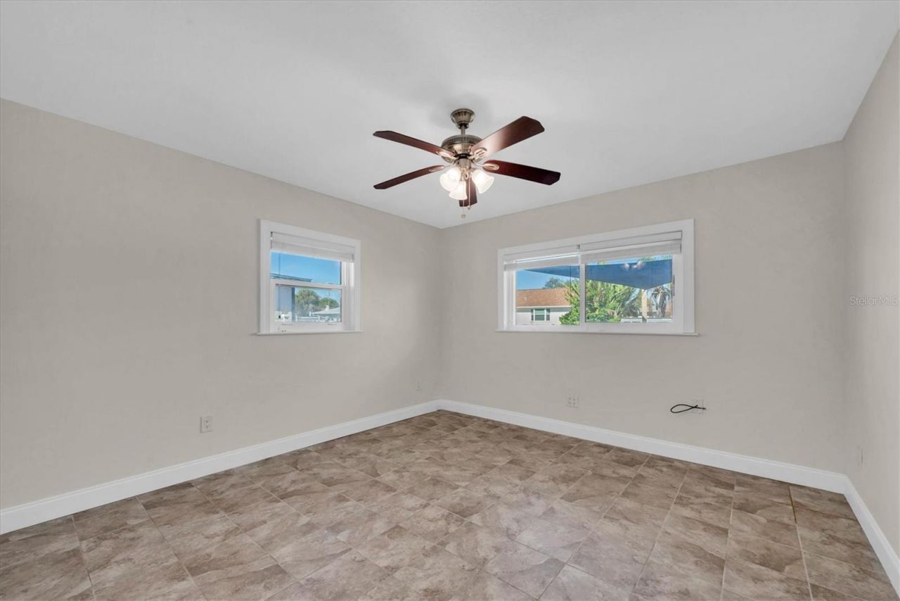 9453 Treasure Lane Ne, Saint Petersburg, FL 33702 Photo