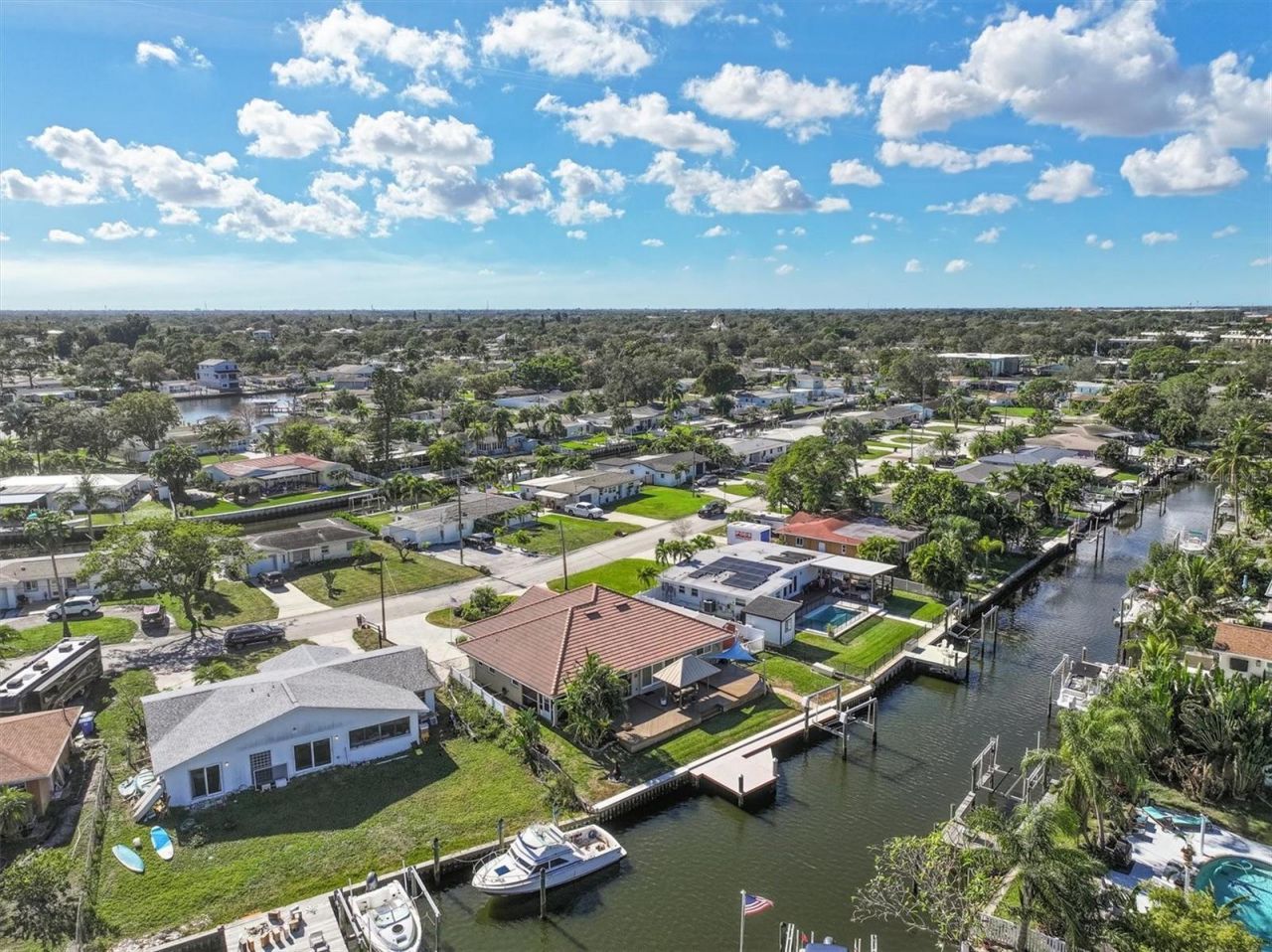 9453 Treasure Lane Ne, Saint Petersburg, FL 33702 Photo