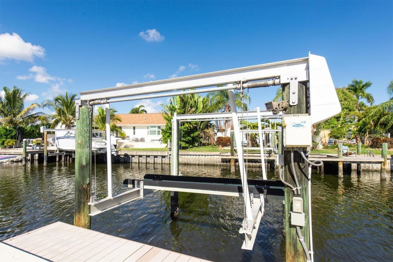 9453 Treasure Lane Ne, Saint Petersburg, FL 33702 Photo