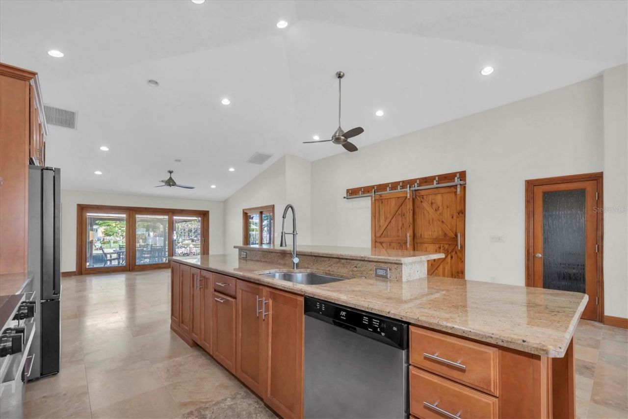 9453 Treasure Lane Ne, Saint Petersburg, FL 33702 Photo