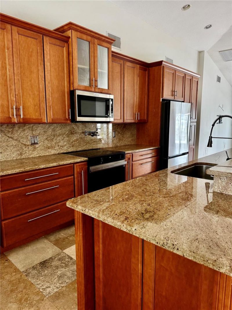 9453 Treasure Lane Ne, Saint Petersburg, FL 33702 Photo