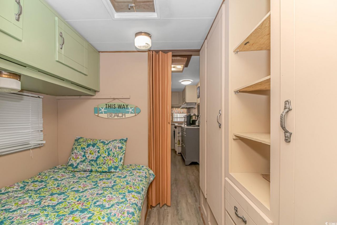 6001- L40 S Kings Hwy. Photo 10