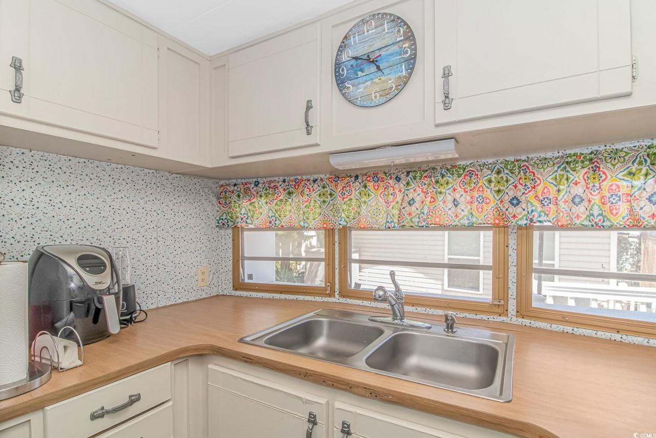 6001- L40 S Kings Hwy. Photo 8