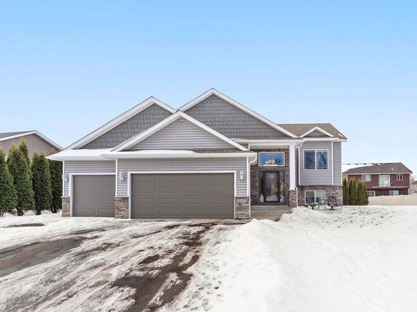 12012 Mayview Curve, Lindstrom, MN 55045