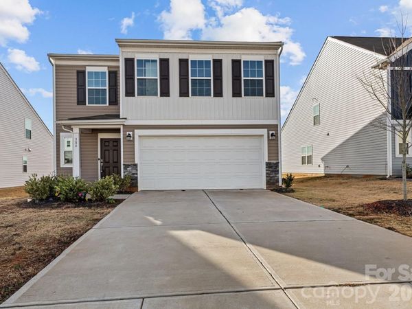 386 Hollingswood Drive, Statesville, NC 28625