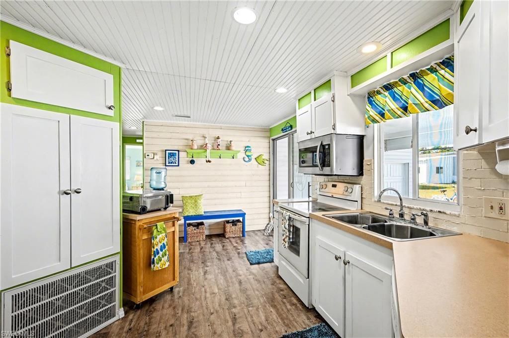 137 Nicklaus Blvd, North Fort Myers, FL 33903 Photo