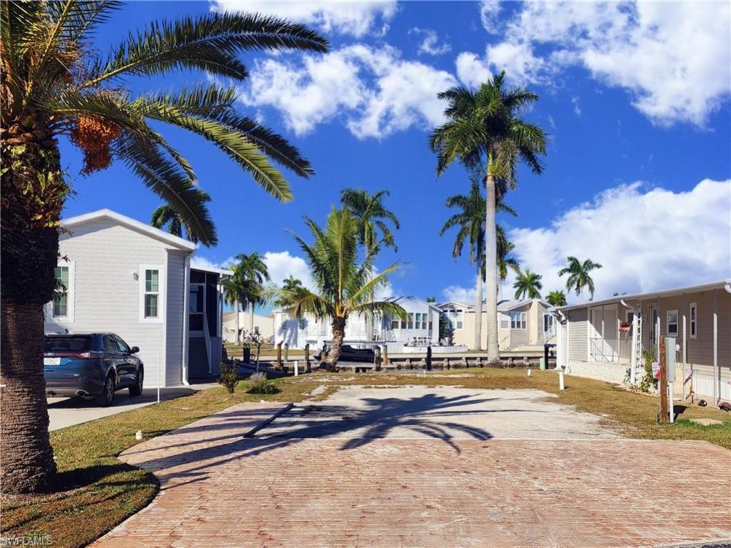 141 Barbados Way, Fort Myers Beach, FL 33931 Photo