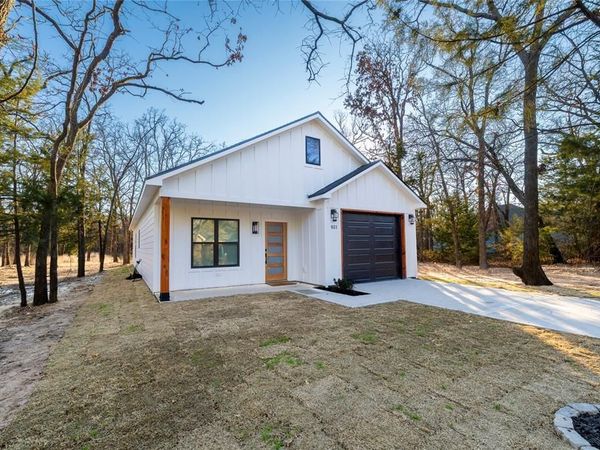 921 Hillburn Drive, West Tawakoni, TX 75474