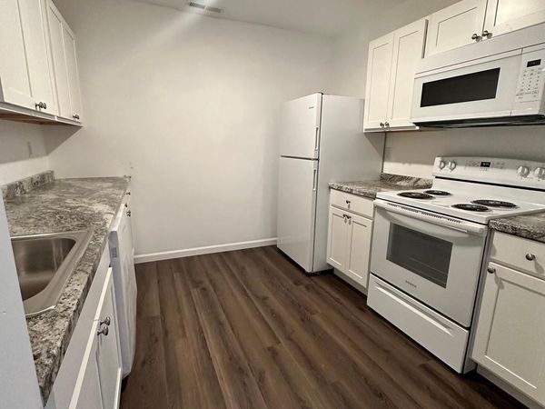 300 COLLINS AVENUE, Unit 4, HURLOCK, MD 21643