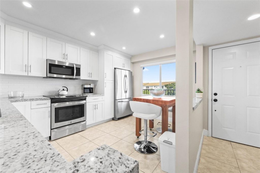 800 SW 125th Way, Unit 405-O, Pembroke Pines, FL 33027 Photo