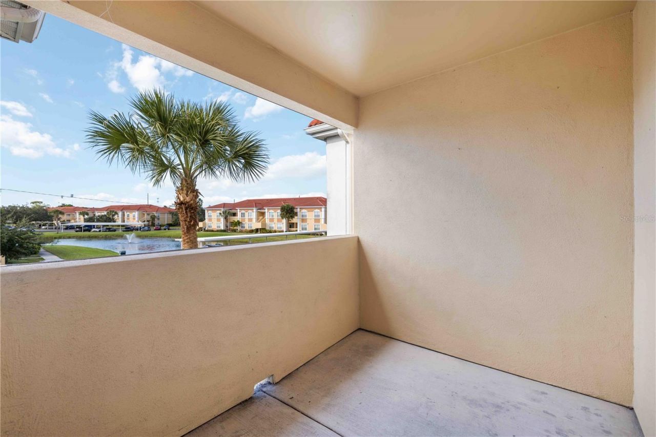 1030 Villagio Circle, Unit 204, Sarasota, FL 34237 Photo