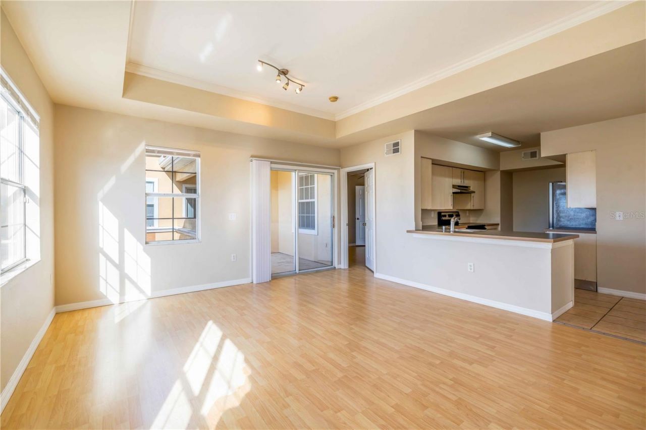 1030 Villagio Circle, Unit 204, Sarasota, FL 34237 Photo