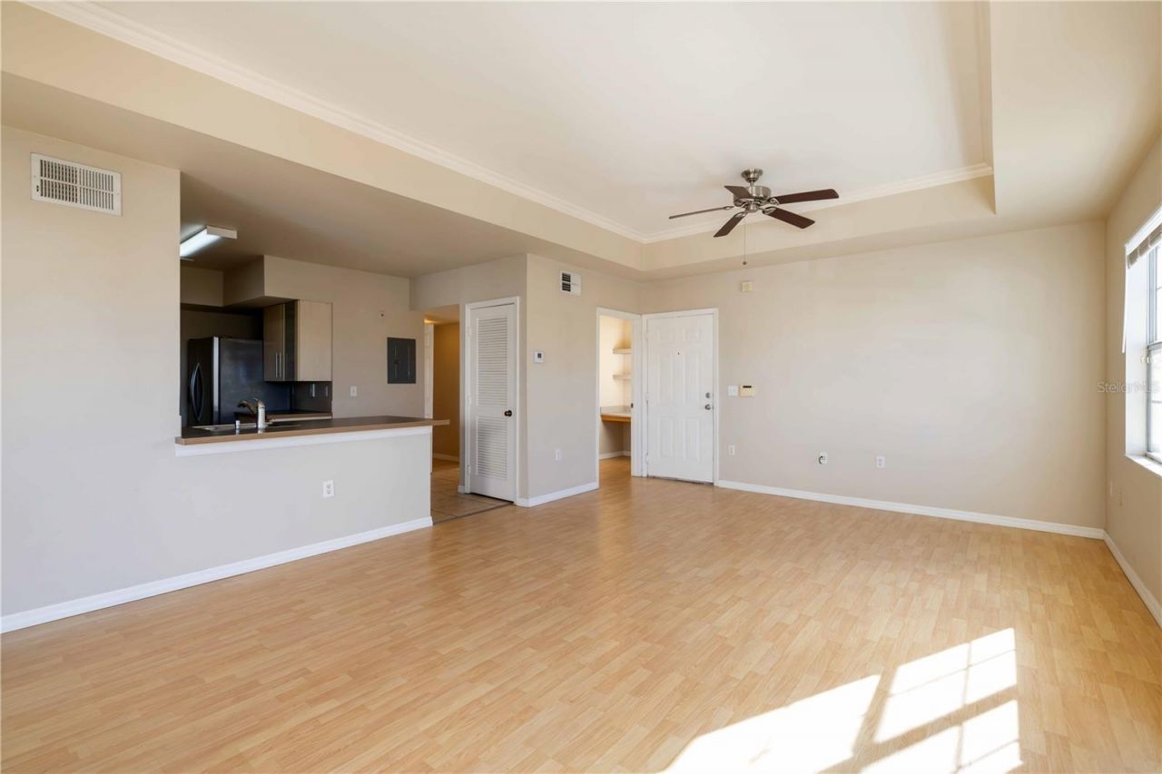 1030 Villagio Circle, Unit 204, Sarasota, FL 34237 Photo