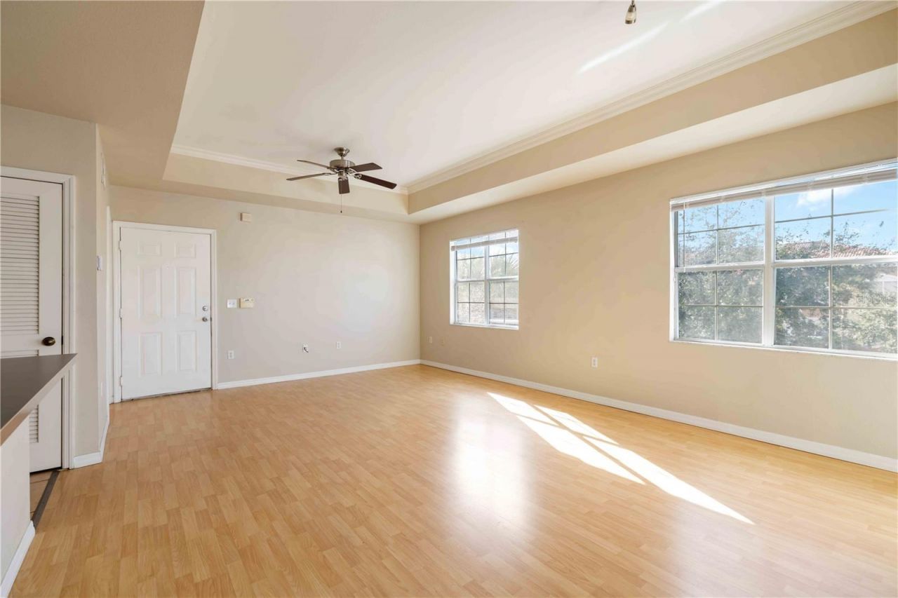 1030 Villagio Circle, Unit 204, Sarasota, FL 34237 Photo