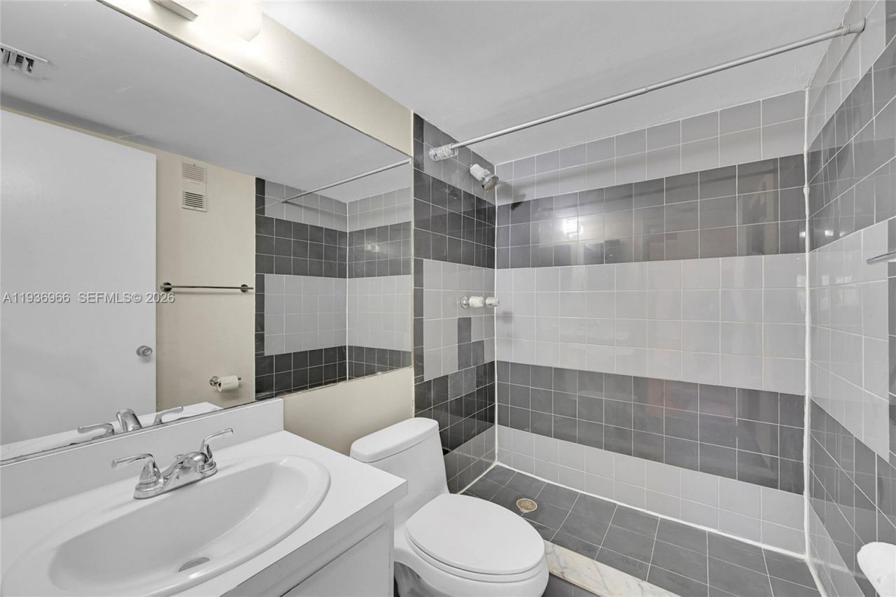 1100 NW 87th Ave, Unit 401, Coral Springs, FL 33071 Photo