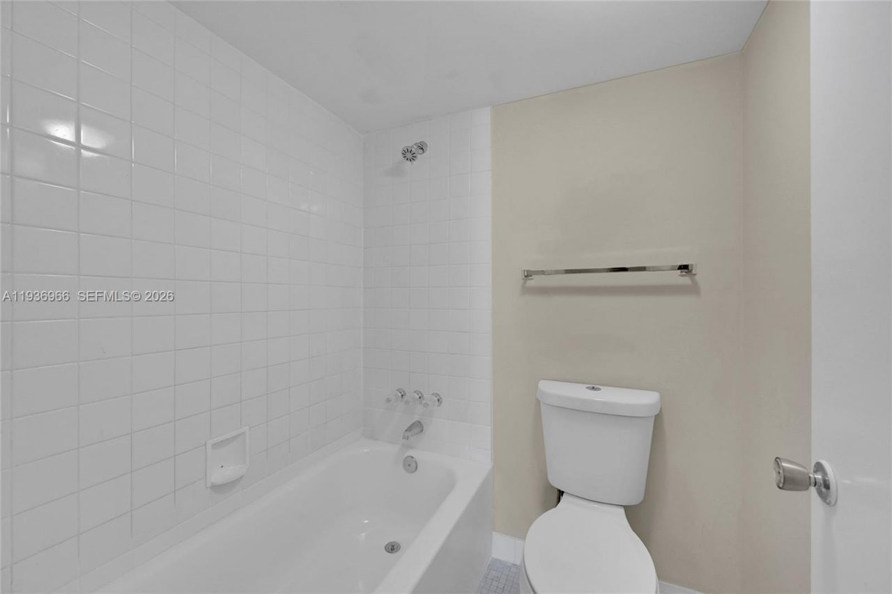 1100 NW 87th Ave, Unit 401, Coral Springs, FL 33071 Photo