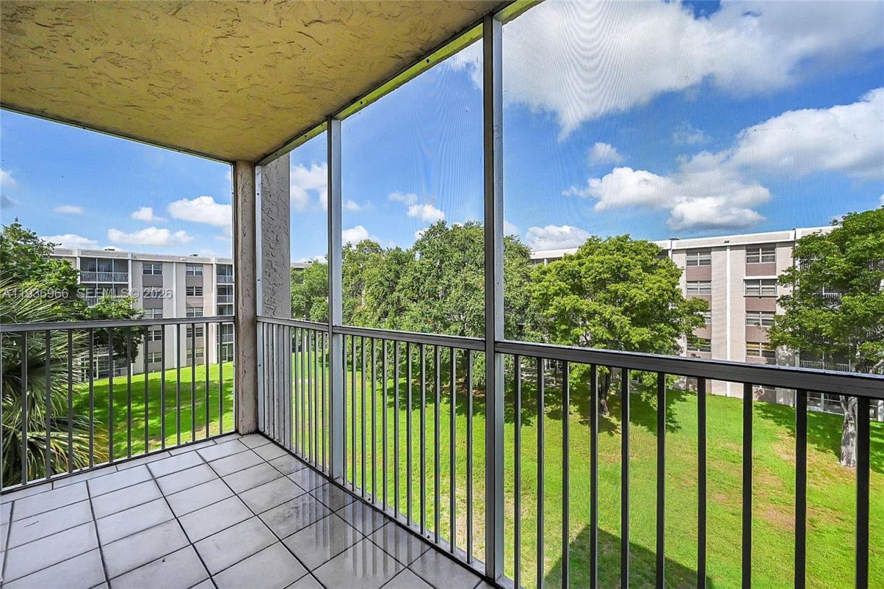 1100 NW 87th Ave, Unit 401, Coral Springs, FL 33071 Photo