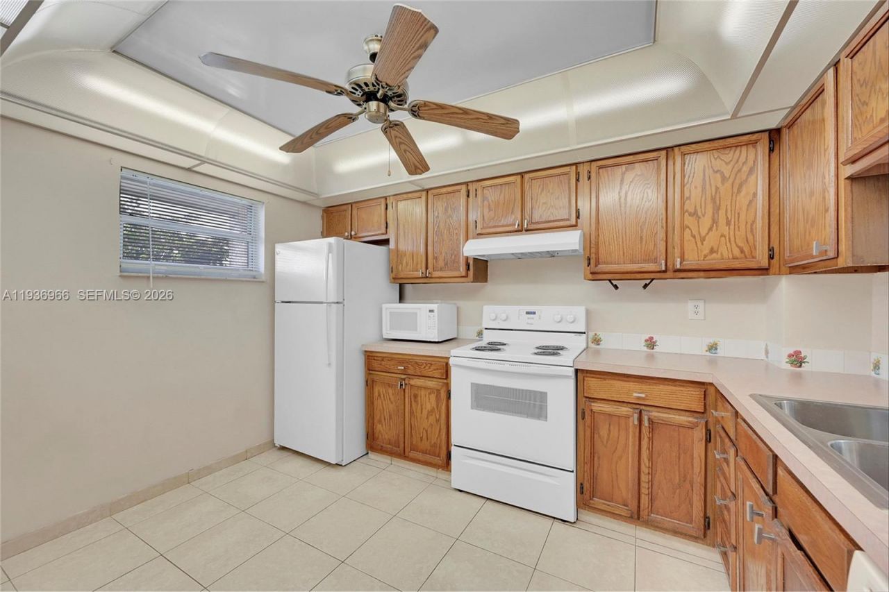 1100 NW 87th Ave, Unit 401, Coral Springs, FL 33071 Photo