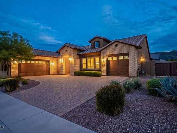 2915 E CONSTANCE Way, Phoenix, AZ 85042