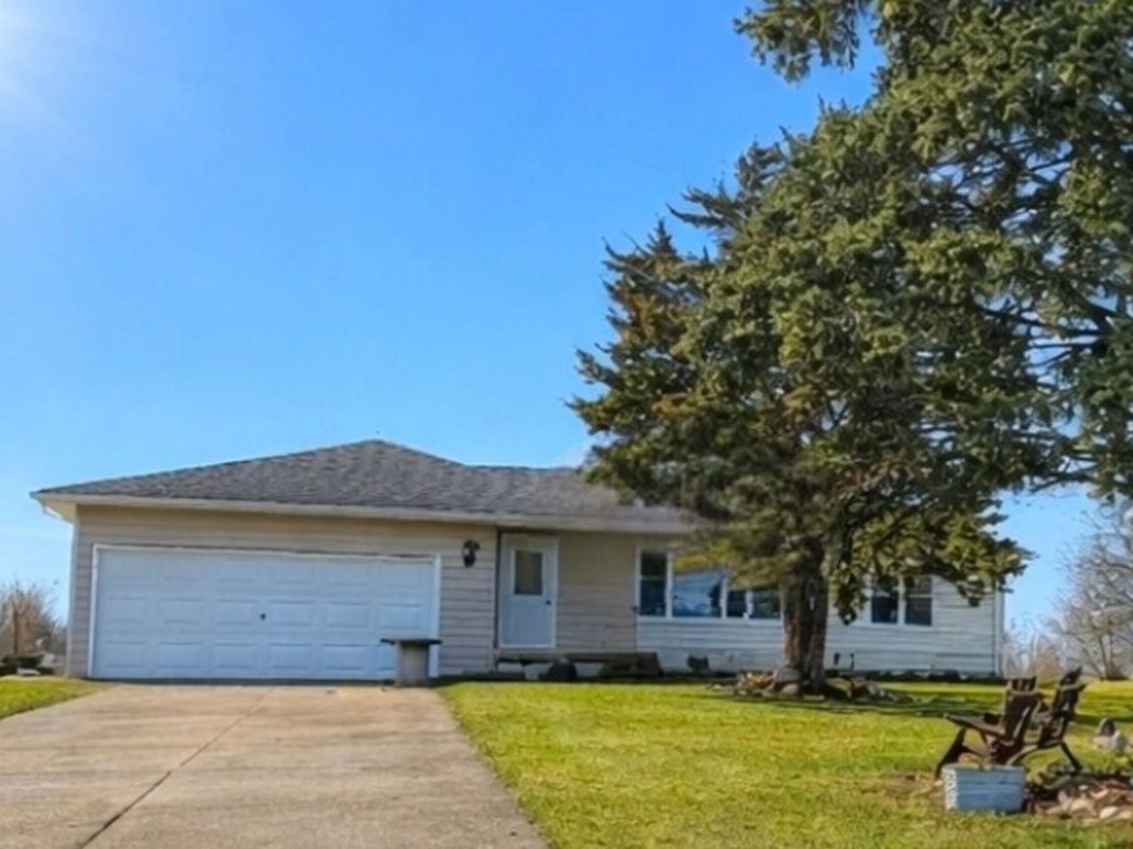17954 E 10500n Road, Grant Park, IL 60940