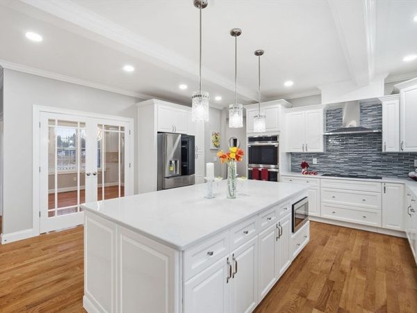 1 Farmer Cir, East Longmeadow, MA 01028