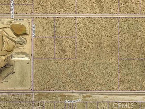 19 Avenue T, Sun Village, CA 93543