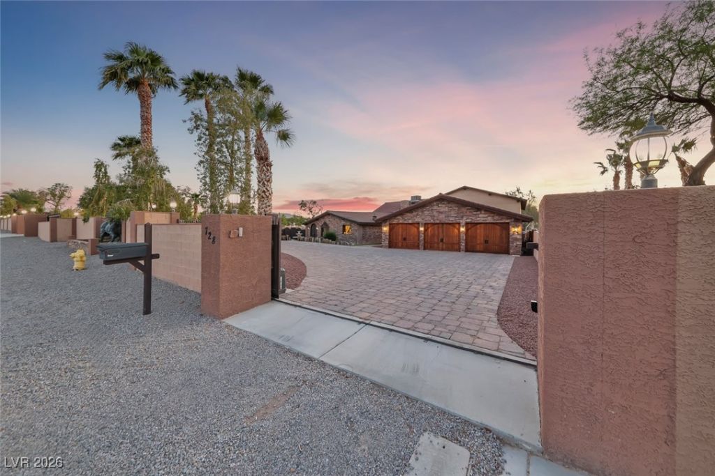 728 N Kiel Street , Henderson, NV 89015