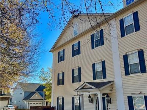 304 Town Park Drive, Unit 102, Advance, NC 27006