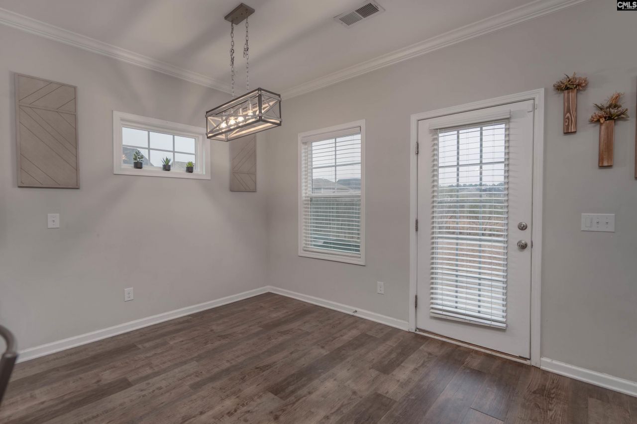 715 Equinox Lane Photo 7