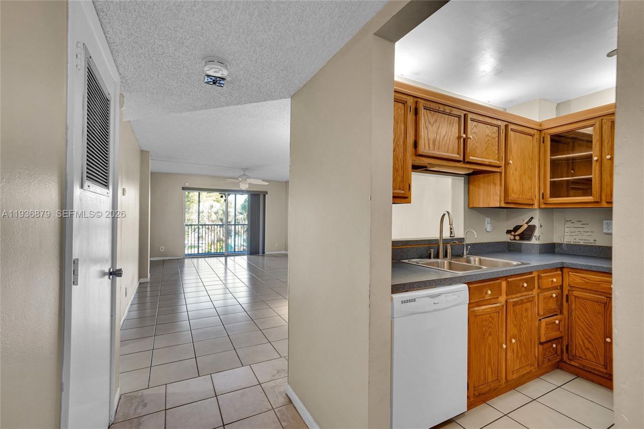 1100 NW 87th Ave, Unit 306, Coral Springs, FL 33071 Photo