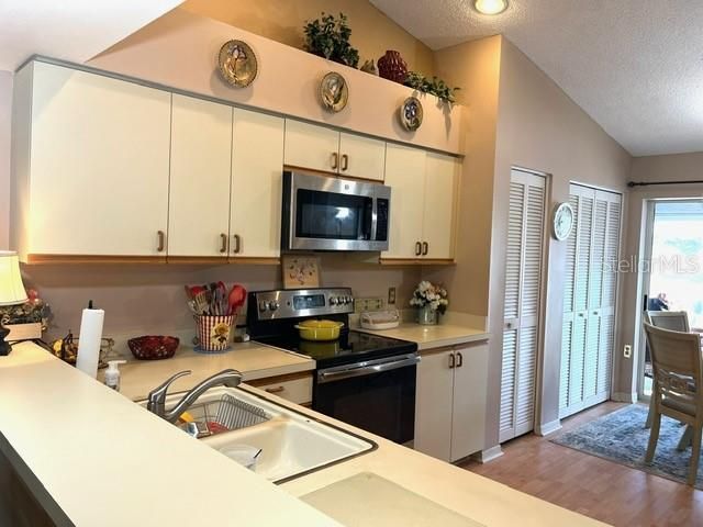 6713 Stone River Rd, Unit 203, Bradenton, FL 34203 Photo