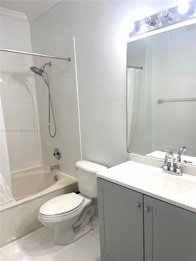 5640 NW 115th Ct , Unit 208, Doral, FL 33178 Photo