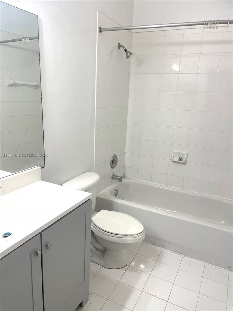 5640 NW 115th Ct , Unit 208, Doral, FL 33178 Photo