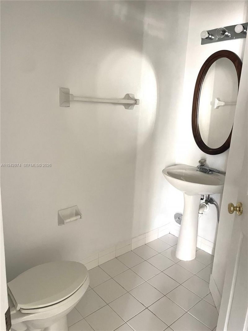 5640 NW 115th Ct , Unit 208, Doral, FL 33178 Photo