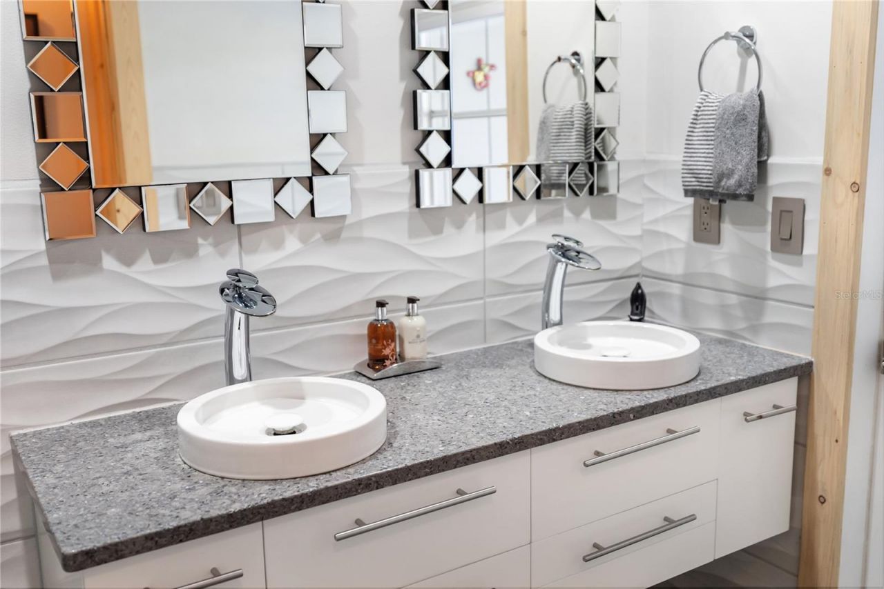 5482 Beneva Woods Circle, Sarasota, FL 34233 Photo