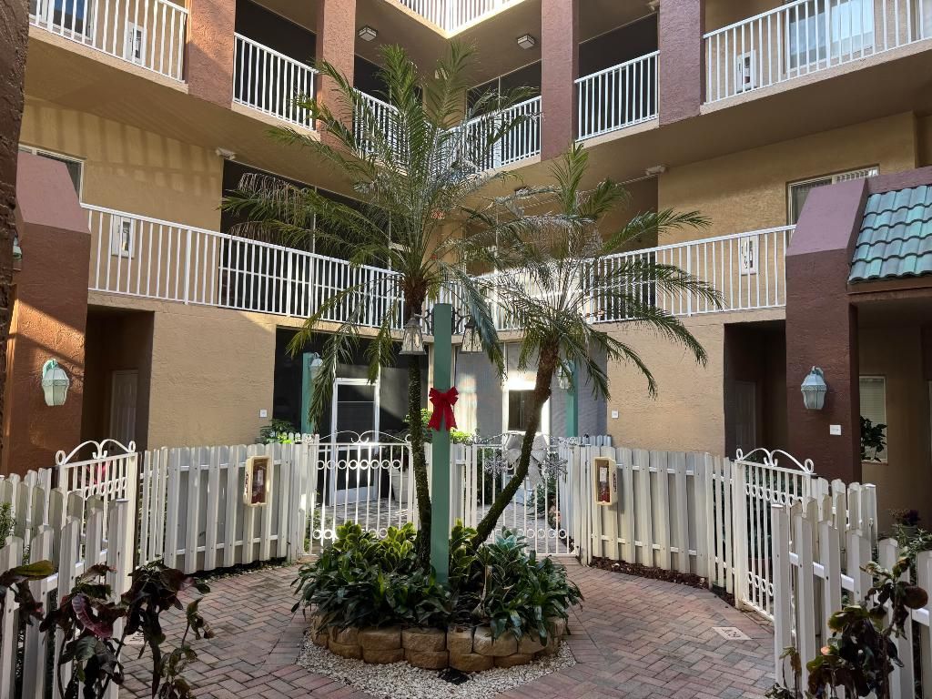 7715 Southampton Terrace, Unit 405, Tamarac, FL 33321 Photo