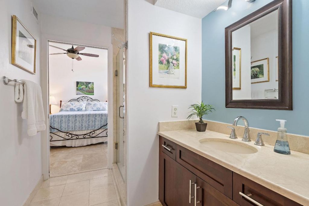 314 Inlet Way, Unit 103, Palm Beach Shores, FL 33404 Photo