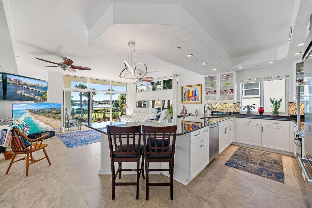 314 Inlet Way, Unit 103, Palm Beach Shores, FL 33404 Photo