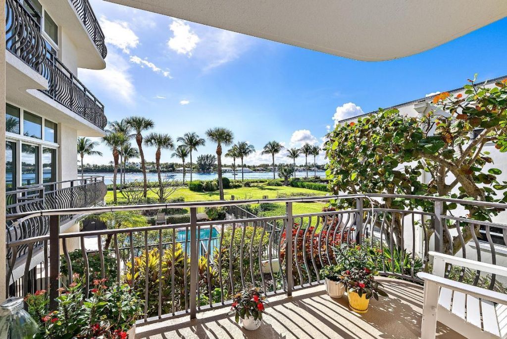 314 Inlet Way, Unit 103, Palm Beach Shores, FL 33404 Photo