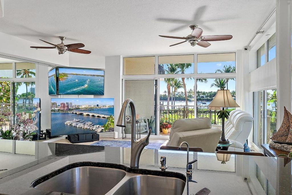 314 Inlet Way, Unit 103, Palm Beach Shores, FL 33404 Photo