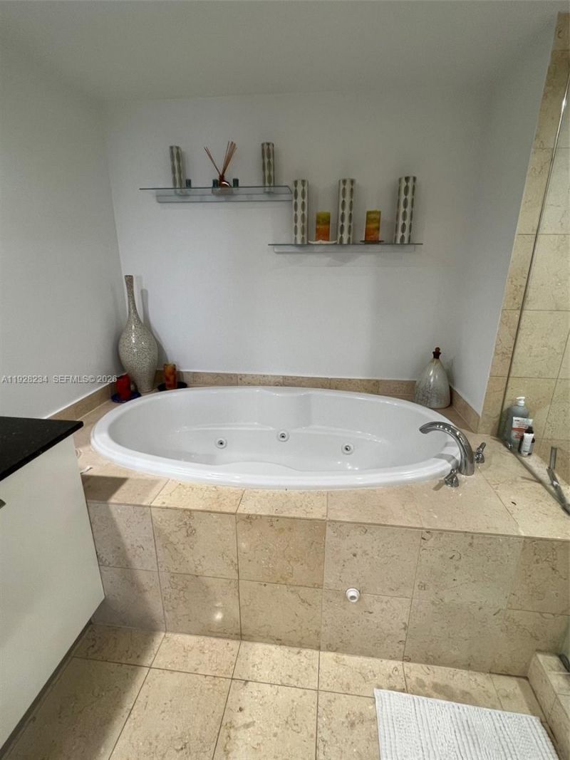 1830 S Ocean Dr, Unit 3006, Hallandale Beach, FL 33009 Photo