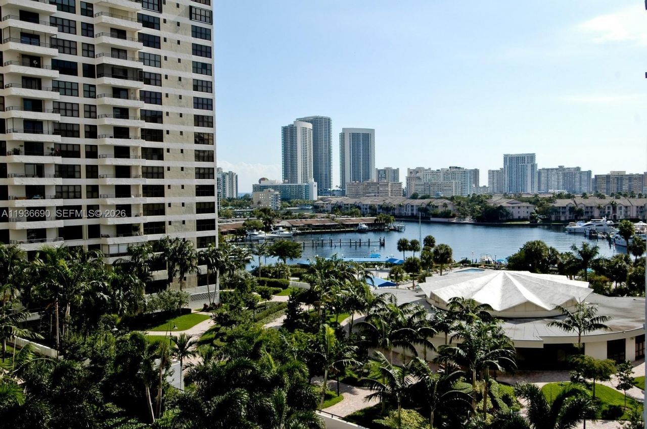 600 Three Islands Blvd, Unit 622, Hallandale Beach, FL 33009 Photo